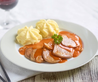 Langue de boeuf sauce madère avec purée de pommes de terre (Numéro d’article 02814)