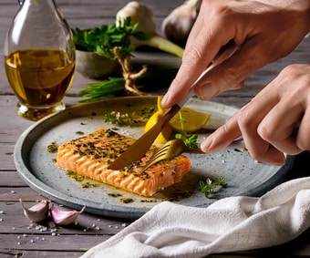 Steaks de saumon marinés (Numéro d’article 12218)