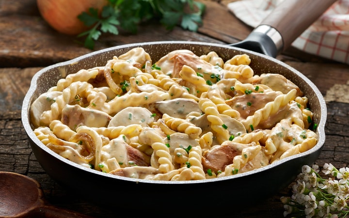 Spirellis au poulet et aux champignons à la crème (Numéro d’article 03834)